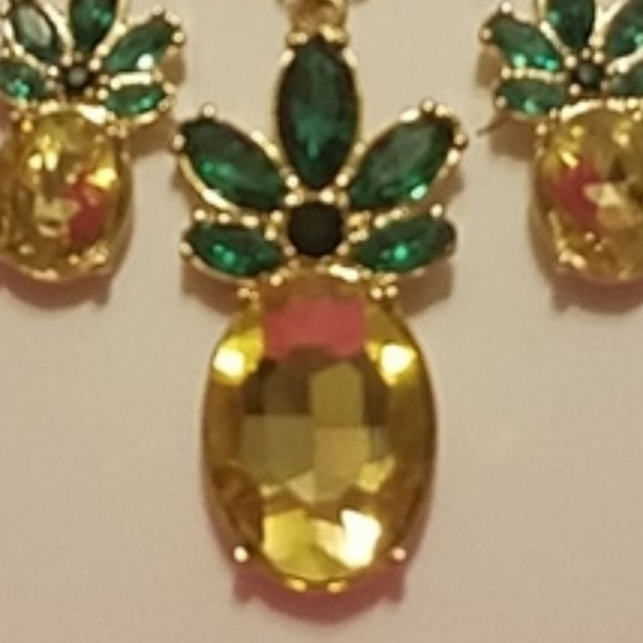 Betsey Johnson PINEAPPLE NECKLACE EARRING SET - Picture 4 of 4